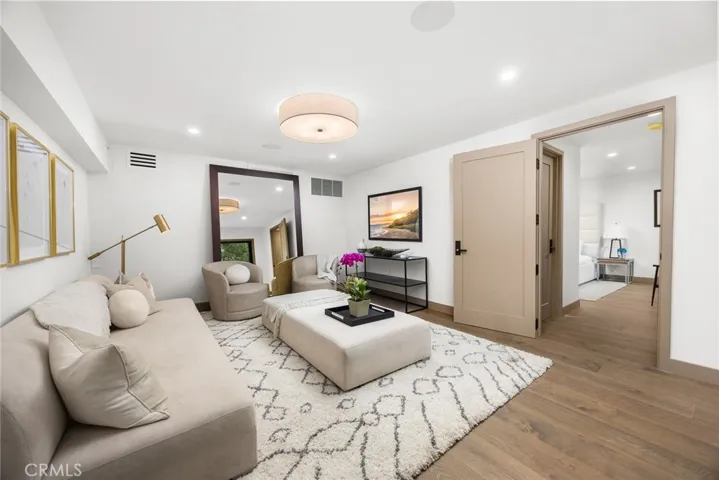 4607 Alta Canyada, La Canada Flintridge, California 91011