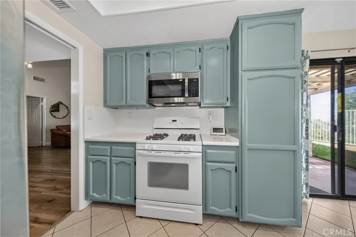 28958 Shadow Creek, Highland, California 92346