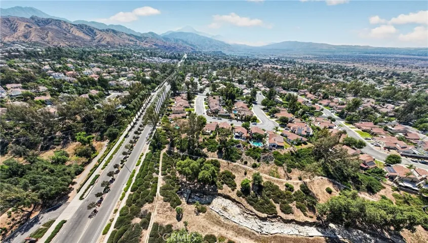 28958 Shadow Creek, Highland, California 92346
