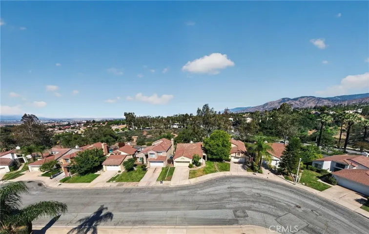 28958 Shadow Creek, Highland, California 92346