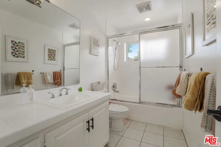 2330 Midvale Avenue, Los Angeles, California 90064