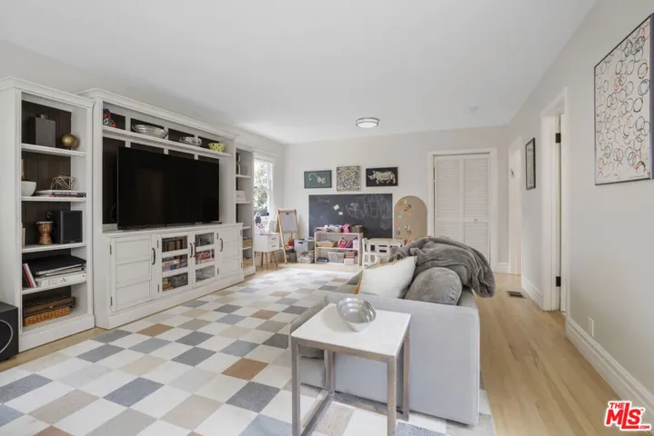 2330 Midvale Avenue, Los Angeles, California 90064