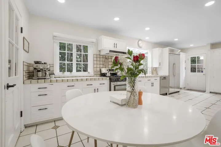 2330 Midvale Avenue, Los Angeles, California 90064