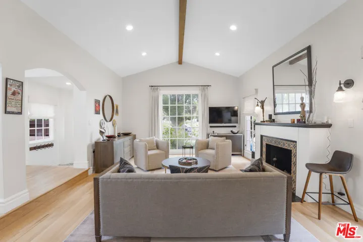 2330 Midvale Avenue, Los Angeles, California 90064