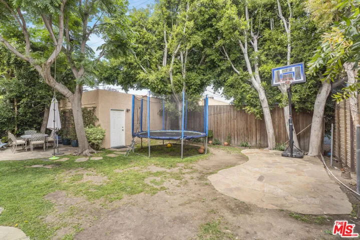 2330 Midvale Avenue, Los Angeles, California 90064