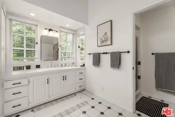 2330 Midvale Avenue, Los Angeles, California 90064
