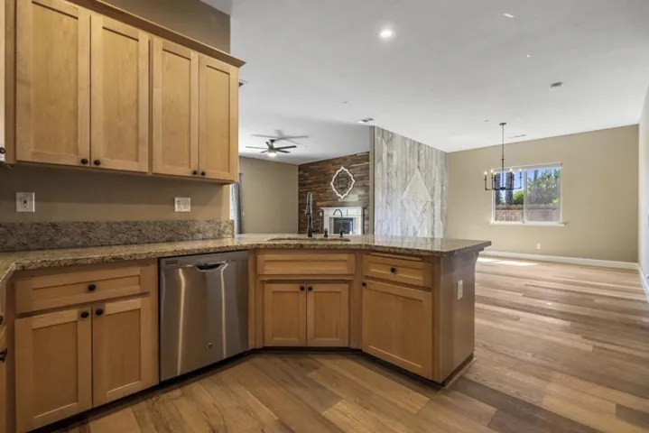 1027 Winter Lane, Patterson, California 95363