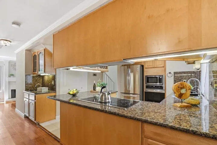 102 Lancewood Place, Los Gatos, California 95032