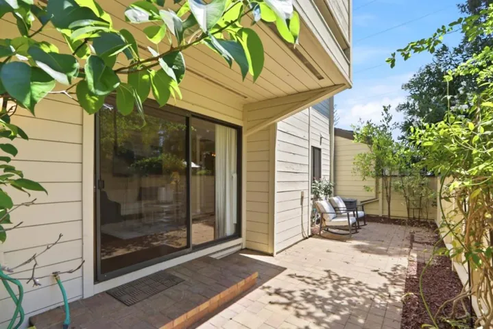 102 Lancewood Place, Los Gatos, California 95032