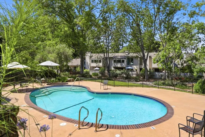 102 Lancewood Place, Los Gatos, California 95032