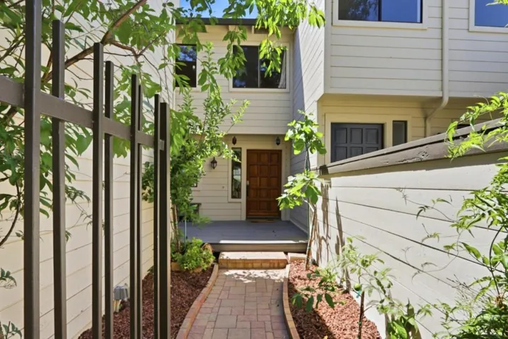 102 Lancewood Place, Los Gatos, California 95032
