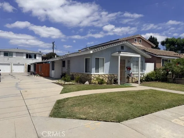 18006 Roseton, Artesia, California 90701