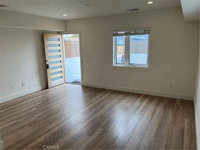 2151 S West View Street, Los Angeles, California 90016
