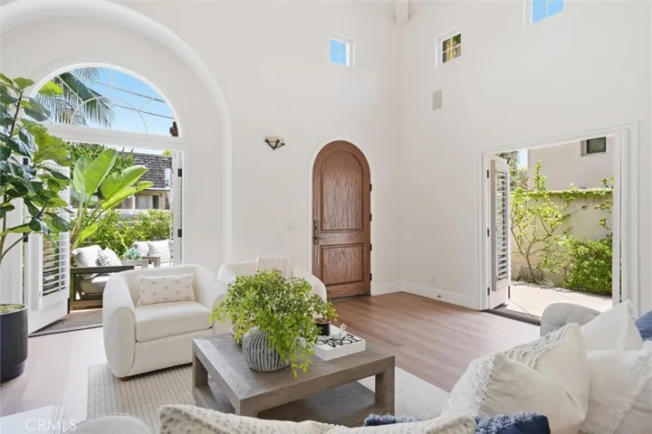 3305 Clay Street, Newport Beach, California 92663