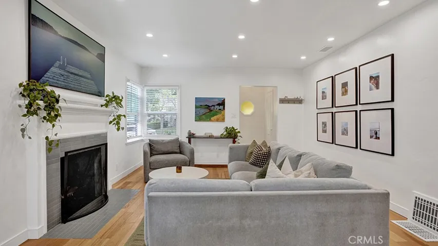 292 Monrovia, Long Beach, California 90803