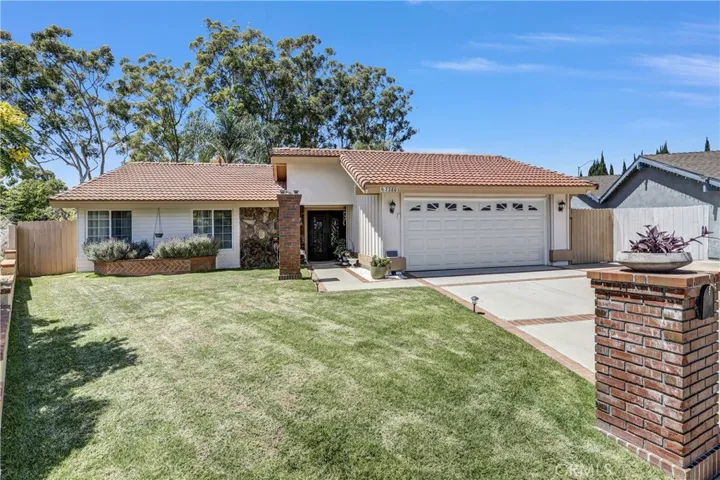 23801 Lindley, Mission Viejo, California 92691