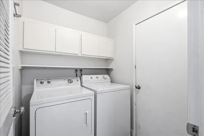 24-703 N Barcelona Circle-40