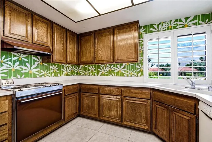 15-703 N Barcelona Circle-32