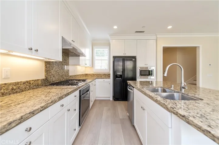 85 Birmingham, Irvine, California 92620