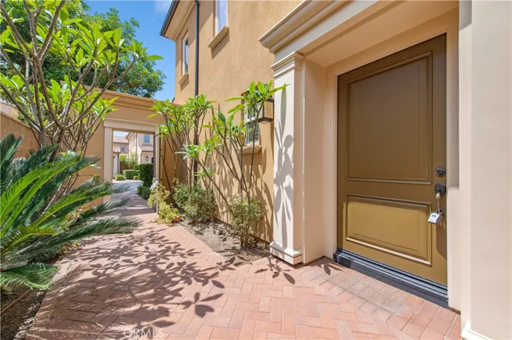 85 Birmingham, Irvine, California 92620