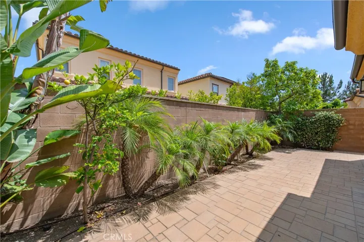 85 Birmingham, Irvine, California 92620