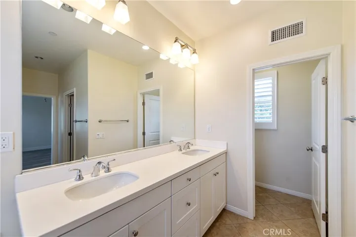 85 Birmingham, Irvine, California 92620