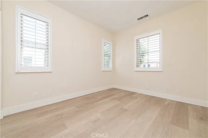 85 Birmingham, Irvine, California 92620