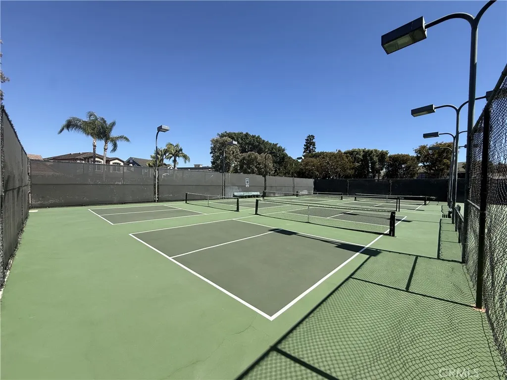 Community Pickleball & Tennis Courts