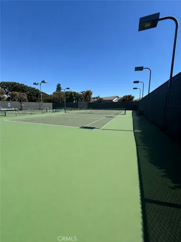 Community Pickleball & Tennis Courts