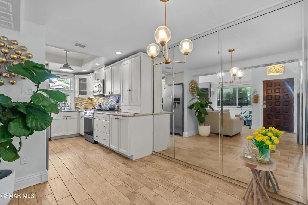 Dining Area Off The Kitchen