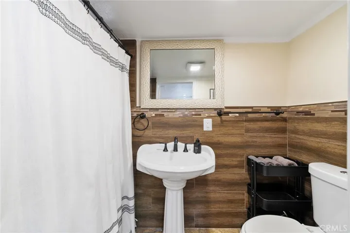 1301 W 56th Street, Los Angeles, California 90037