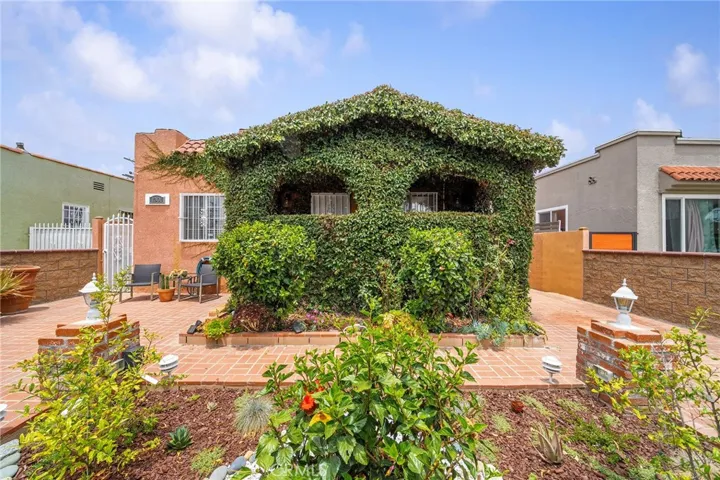 1301 W 56th Street, Los Angeles, California 90037