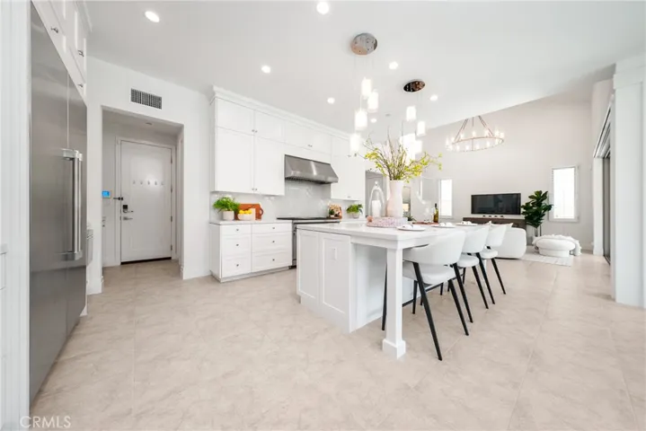 145 Bozeman, Irvine, California 92602