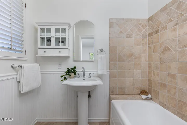 2437 Lambert Dr 028-mls