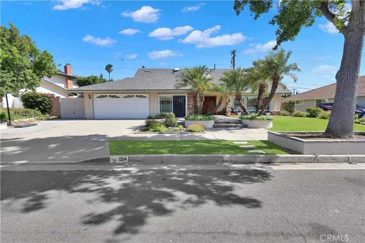 1214 E Palmdale, Orange, California 92865