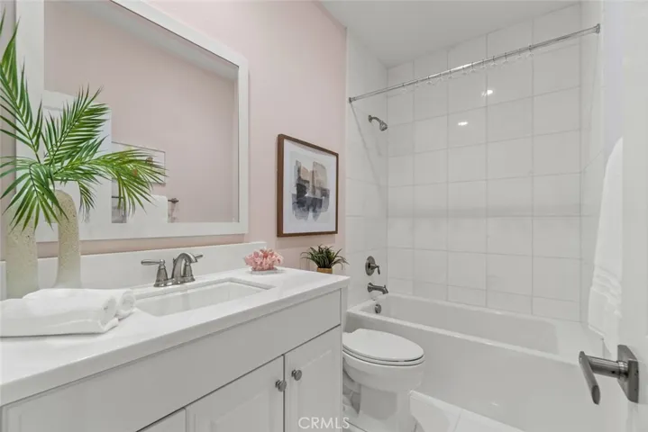 208 Radial, Irvine, California 92618