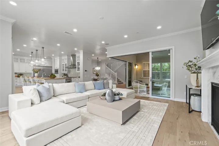 208 Radial, Irvine, California 92618