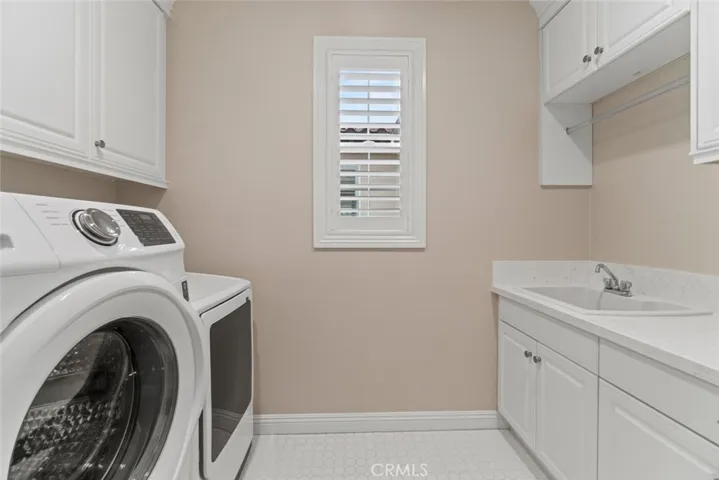 208 Radial, Irvine, California 92618