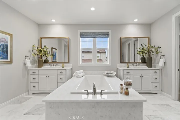 208 Radial, Irvine, California 92618