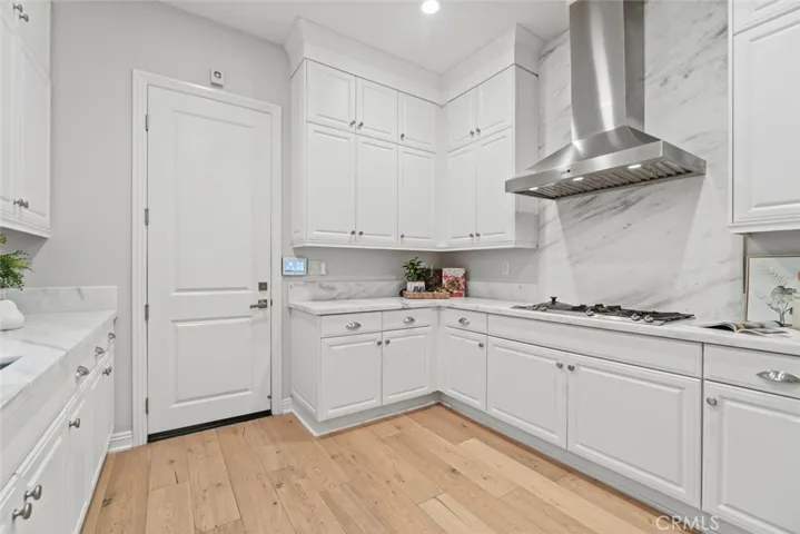 208 Radial, Irvine, California 92618