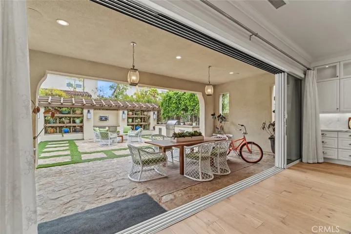 208 Radial, Irvine, California 92618
