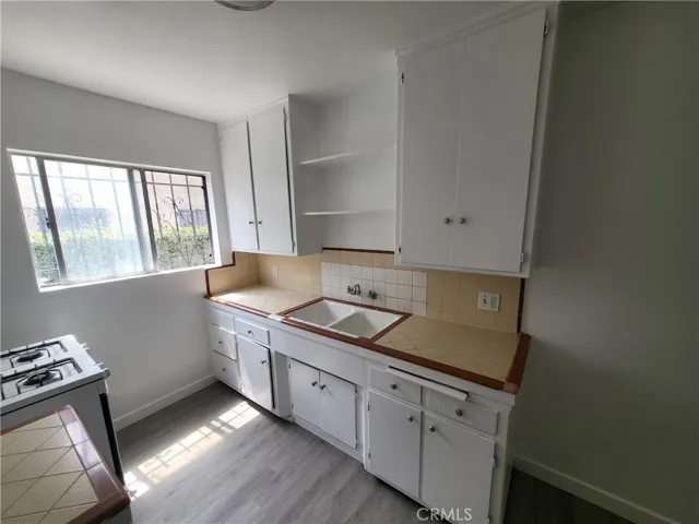 6821 11th Ave., Los Angeles, California 90043