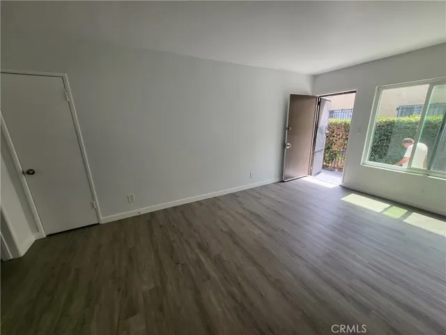 6821 11th Ave., Los Angeles, California 90043