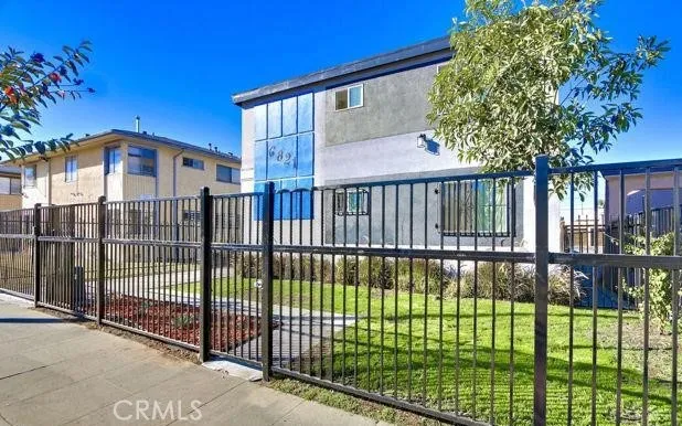 6821 11th Ave., Los Angeles, California 90043