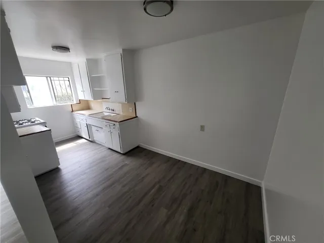 6821 11th Ave., Los Angeles, California 90043