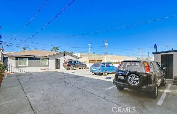 6821 11th Ave., Los Angeles, California 90043