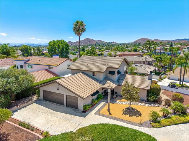 22620 Blue Teal, Canyon Lake, California 92587
