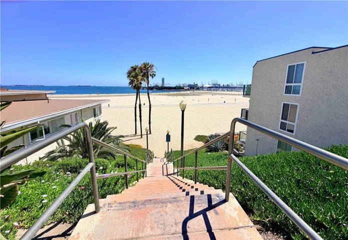 Steps to the beach at 1 3rd Pl