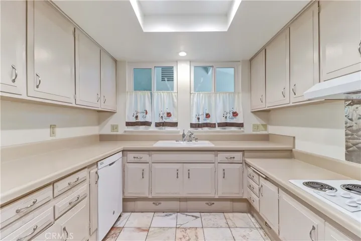 524 Calle Aragon N, Laguna Woods, California 92637