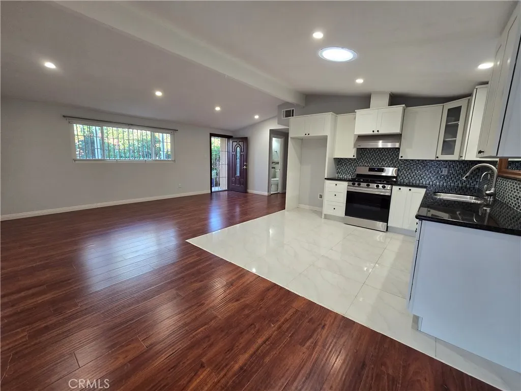 Updated 890 sq ft attached residential home.